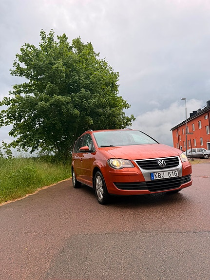 Volkswagen Touran 5 of 5
