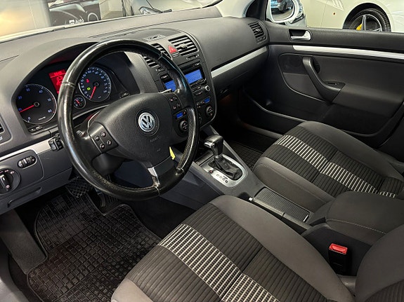 Volkswagen Golf V 11 of 25