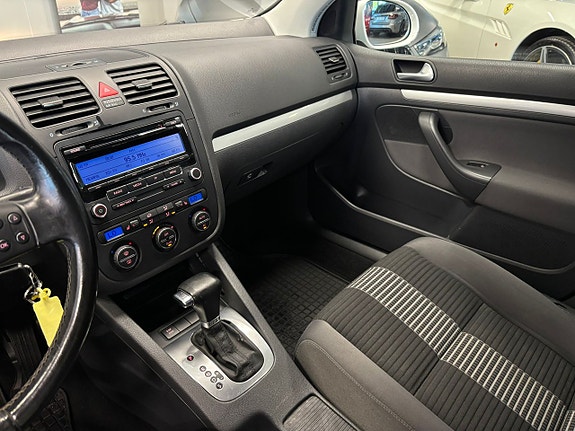 Volkswagen Golf V 18 of 25
