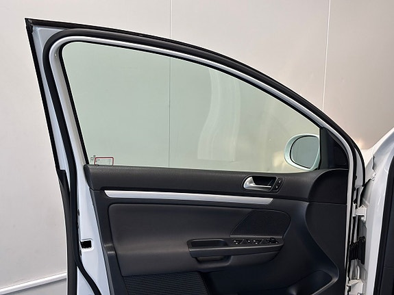 Volkswagen Golf V 12 of 25