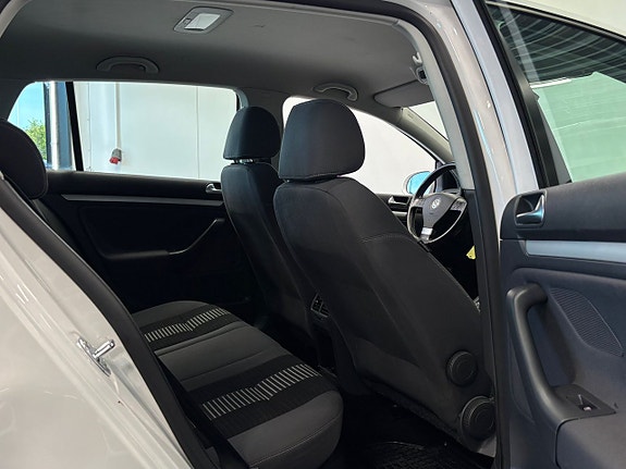 Volkswagen Golf V 25 of 25