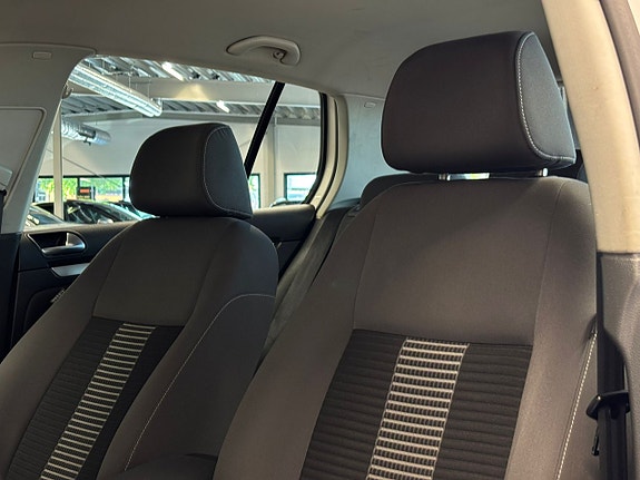 Volkswagen Golf V 14 of 25