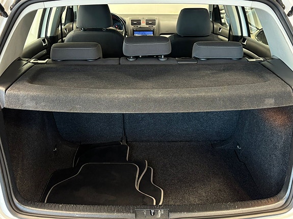 Volkswagen Golf V 8 of 25