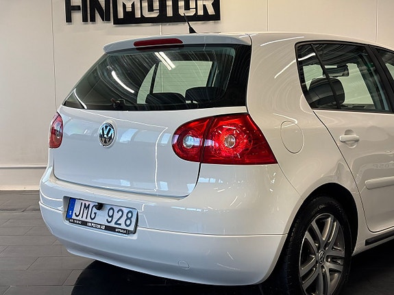 Volkswagen Golf V 7 of 25
