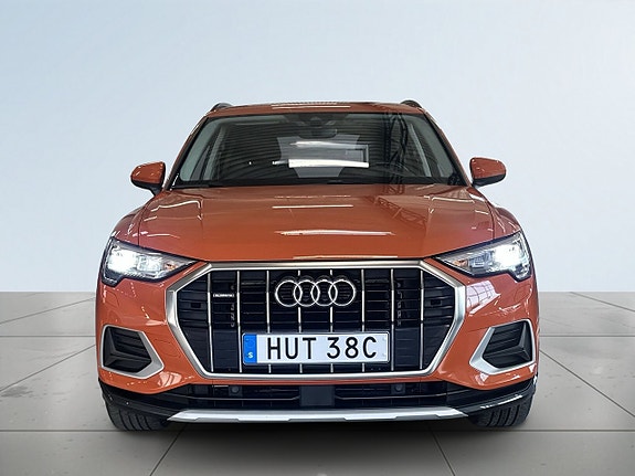 Audi Q3 2 of 5