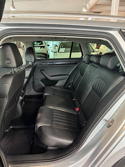 Skoda Superb 4 of 5