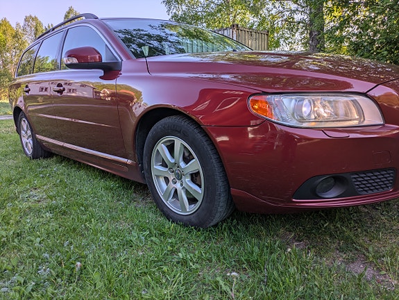 Volvo V70 8 of 8