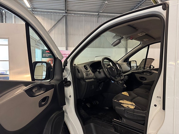 Renault Trafic 8 of 22