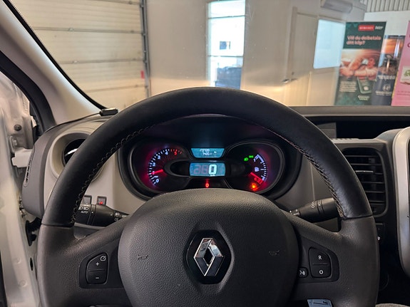 Renault Trafic 16 of 22