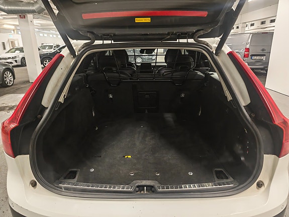 Volvo V90 Cross Country 5 of 5