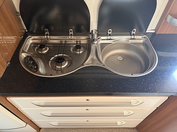 Hobby Premium 650 UKFe Barnkammare Alde Förtält Aircondition 4 of 19