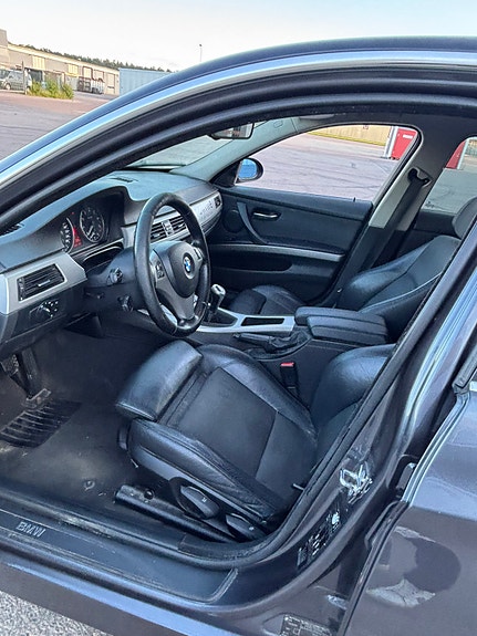BMW 325i 7 of 10