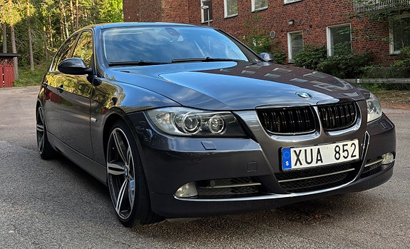 BMW 325i 2 of 10