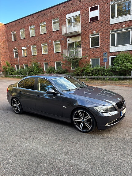 BMW 325i 3 of 10