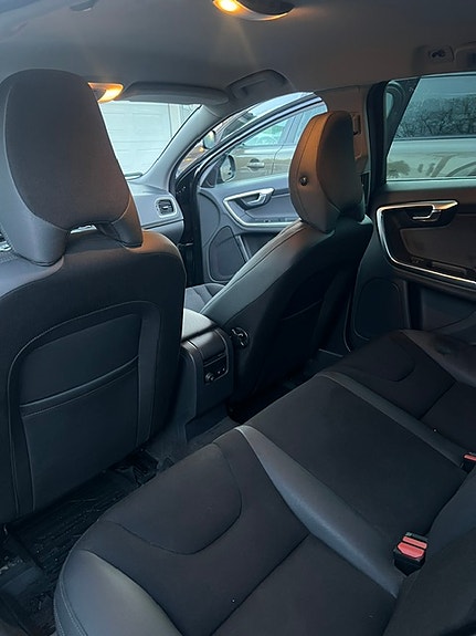 Volvo V60 6 of 7