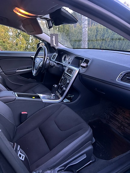 Volvo V60 5 of 7