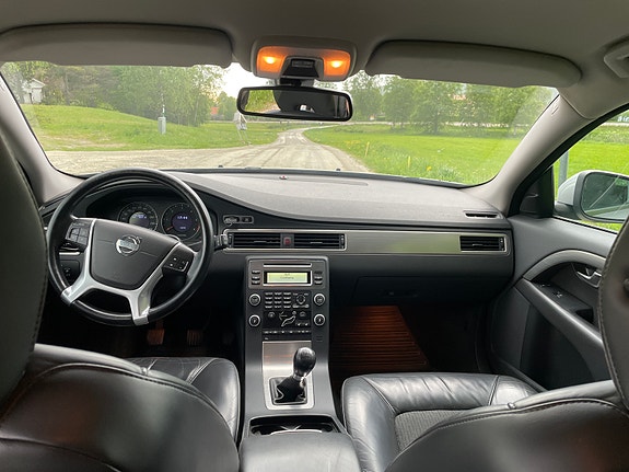 Volvo V70 8 of 13