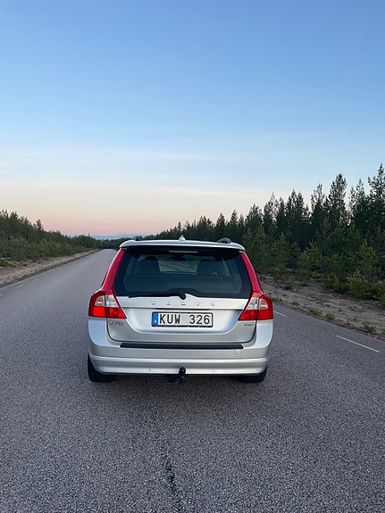 Volvo V70 4 of 13