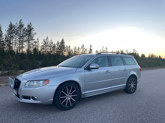 Volvo V70 7 of 13
