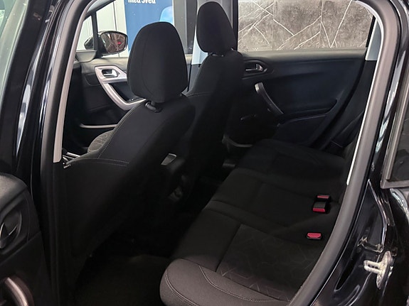 Peugeot 2008 7 of 12