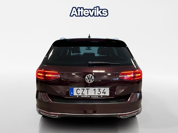 Volkswagen Passat 15 of 17