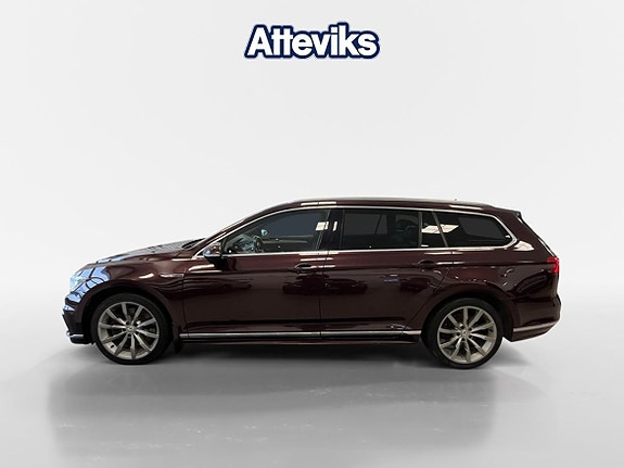 Volkswagen Passat 13 of 17