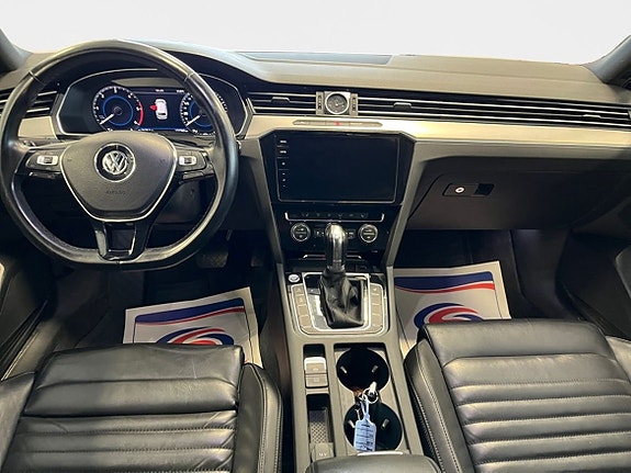 Volkswagen Passat 5 of 17