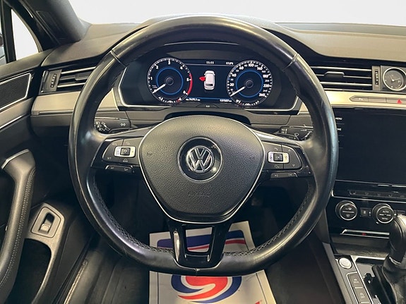 Volkswagen Passat 6 of 17