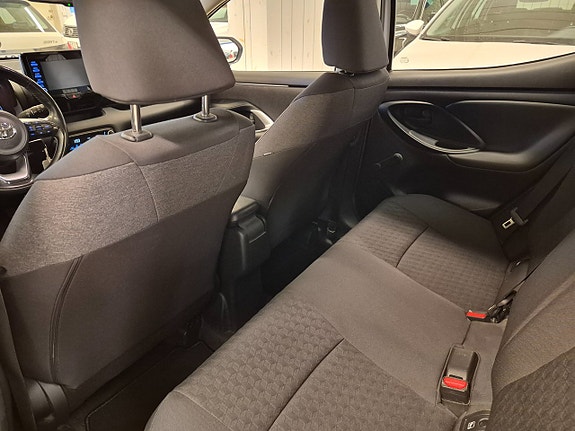 Toyota Yaris 11 of 12