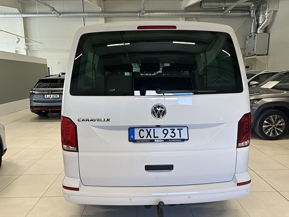 Volkswagen Caravelle 4 of 5