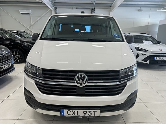 Volkswagen Caravelle 5 of 5