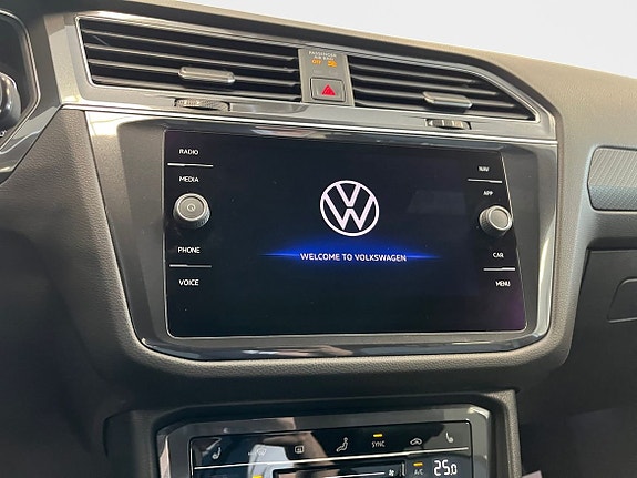 Volkswagen Tiguan Allspace 7 of 17