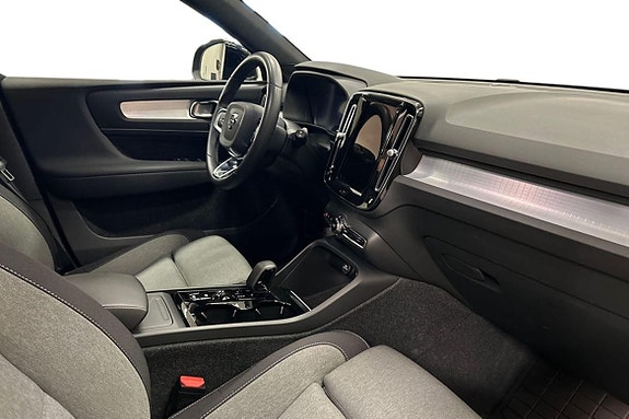 Volvo XC40 5 of 5
