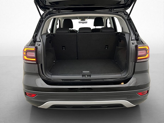 Volkswagen T-Cross 24 of 28