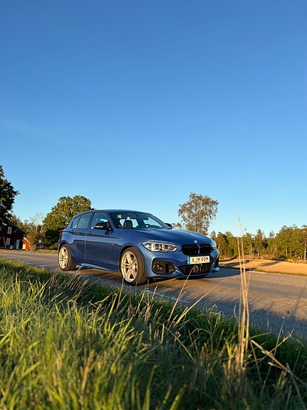 BMW 118i 4 of 5