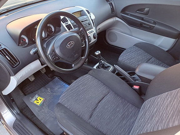 Kia Ceed 4 of 5