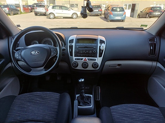 Kia Ceed 3 of 5
