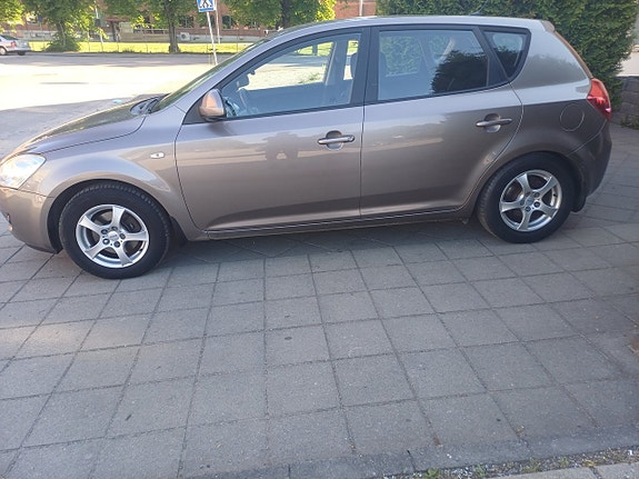 Kia Ceed 7 of 21