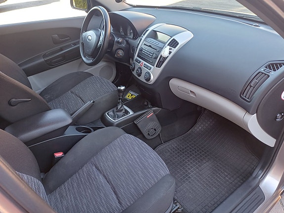 Kia Ceed 12 of 21