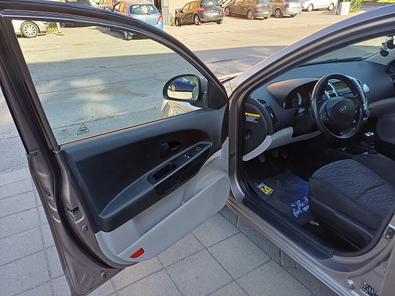 Kia Ceed 9 of 21