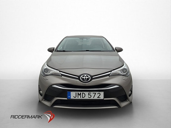 Toyota Avensis 2 of 5