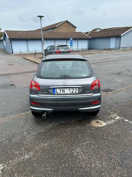 Peugeot 206+ 3 of 4
