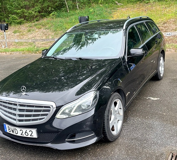 Mercedes-Benz E220 5 of 5
