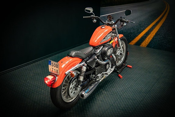 Harley-Davidson Sportster 883R (XL883R) 8 of 14