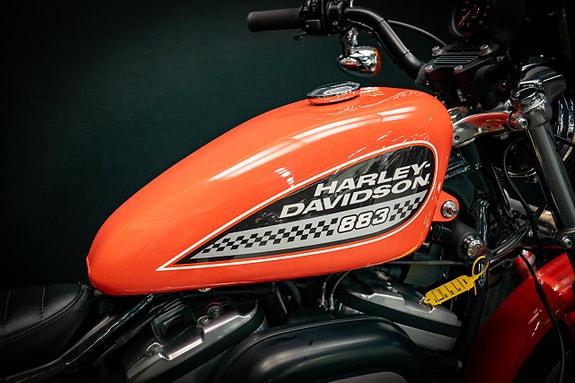 Harley-Davidson Sportster 883R (XL883R) 6 of 14