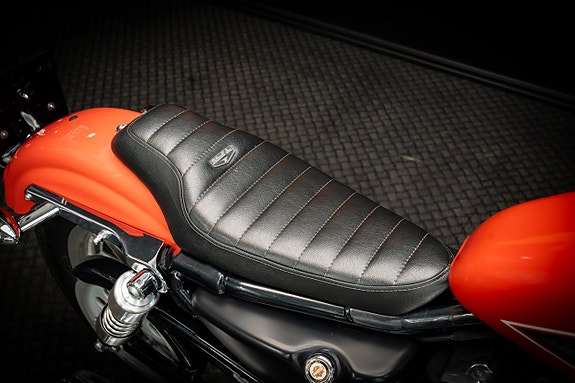 Harley-Davidson Sportster 883R (XL883R) 12 of 14