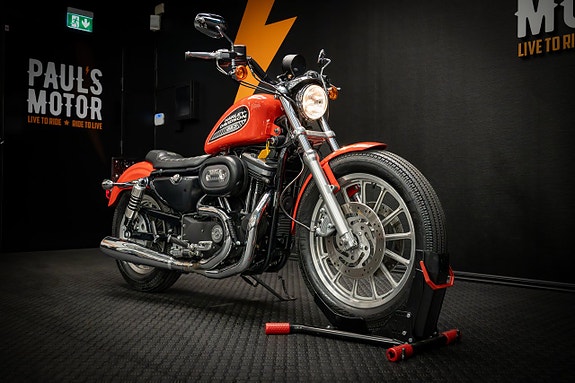 Harley-Davidson Sportster 883R (XL883R) 2 of 5