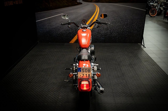 Harley-Davidson Sportster 883R (XL883R) 9 of 14