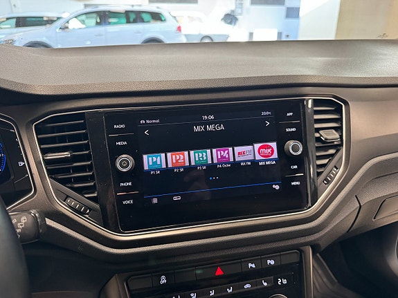 Volkswagen T-Roc 15 of 25