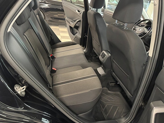 Volkswagen T-Roc 18 of 25